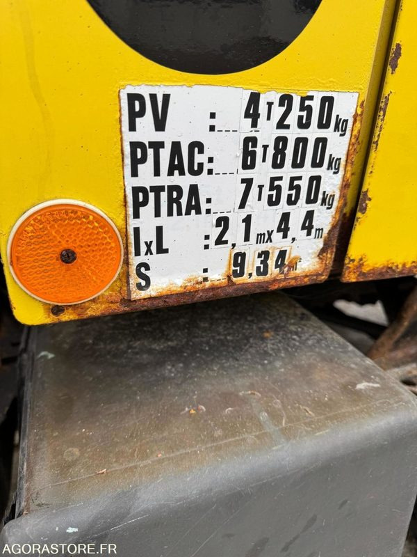 Mercedes Benz UNIMOG 1000 - 1982 - 30960kms - Teherautó: 4 kép. Mercedes Benz UNIMOG 1000 - 1982 - 30960kms - Teherautó: 4 kép.