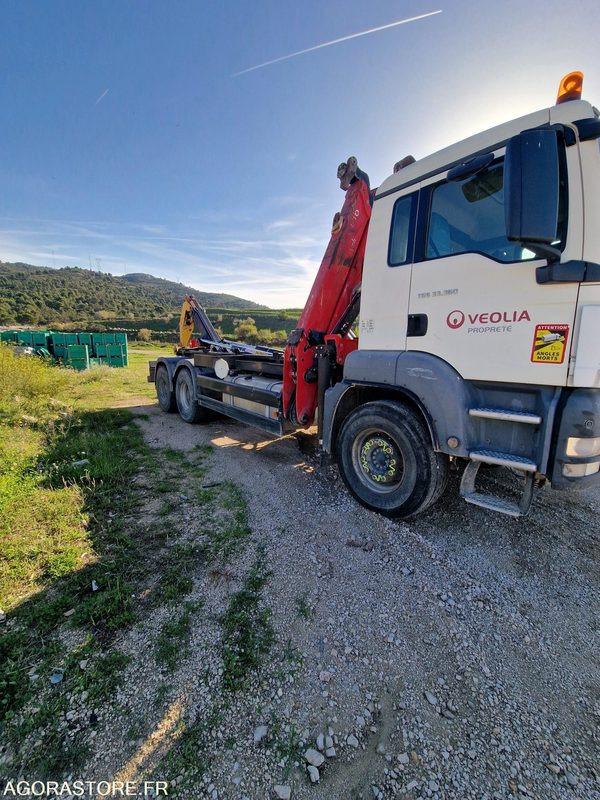 PORTEUR MOVI GRUE MAN 26T 6X4 GUIMA de 2013 - 167 500 km (R32296) - Teherautó: 3 kép. PORTEUR MOVI GRUE MAN 26T 6X4 GUIMA de 2013 - 167 500 km (R32296) - Teherautó: 3 kép.