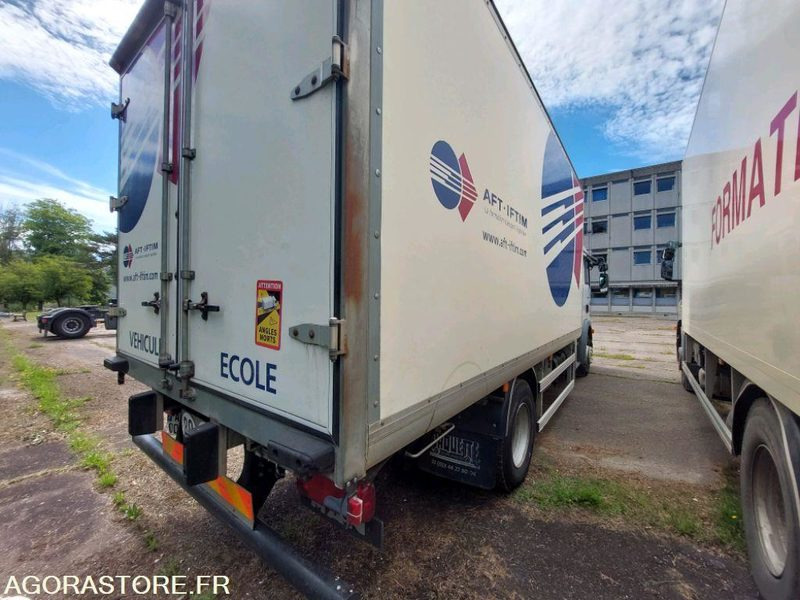 PORTEUR ROUTIER - MAN TGM-250 - ex Véhicule Ecole - Parc 3799 - Teherautó: 3 kép. PORTEUR ROUTIER - MAN TGM-250 - ex Véhicule Ecole - Parc 3799 - Teherautó: 3 kép.