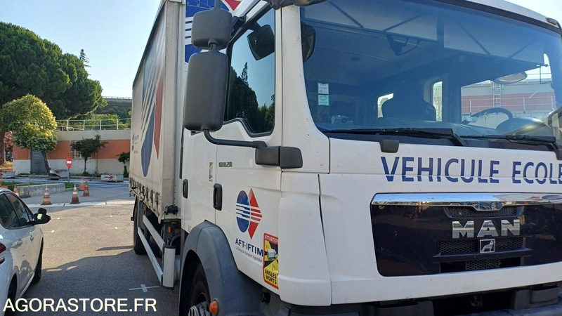Teherautó Porteur MAN TGM 18.290 de 2010/458000 kms - BE-690-VF (3822): 15 kép.