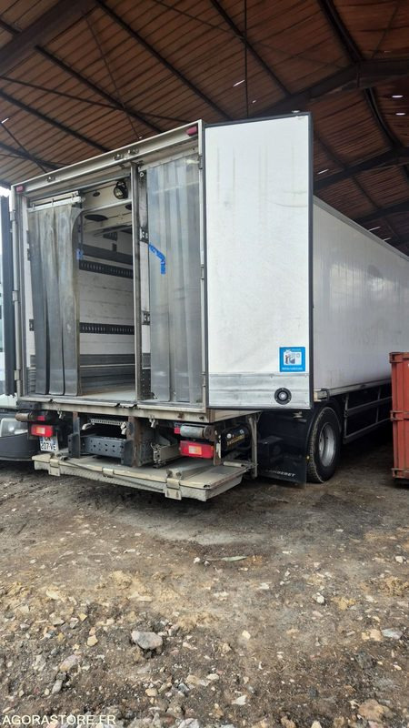 Teherautó Porteur frigo Volvo FE 260: 8 kép. Teherautó Porteur frigo Volvo FE 260: 8 kép.