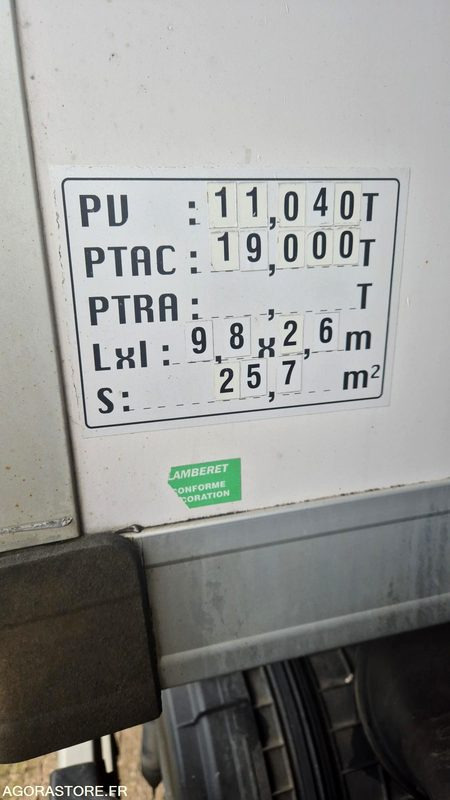 Teherautó Porteur frigo Volvo FE 260: 9 kép. Teherautó Porteur frigo Volvo FE 260: 9 kép.