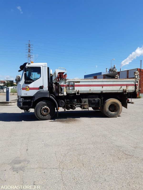 RENAULT 4x2 - KERAX 370 - 2008 / 274 727 km ( M5992 ) - Teherautó: 2 kép. RENAULT 4x2 - KERAX 370 - 2008 / 274 727 km ( M5992 ) - Teherautó: 2 kép.
