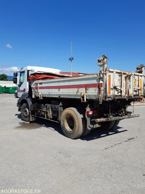 RENAULT 4x2 - KERAX 370 - 2008 / 274 727 km ( M5992 ) - Teherautó: 5 kép. RENAULT 4x2 - KERAX 370 - 2008 / 274 727 km ( M5992 ) - Teherautó: 5 kép.