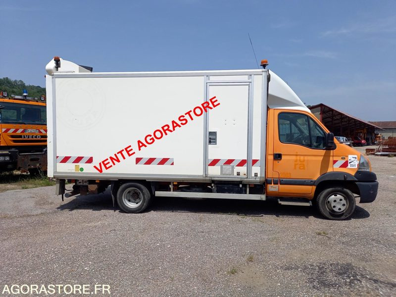 RENAULT MASCOTT avec caisse PALKIT - 2005 - 136765 KM - Teherautó: 4 kép. RENAULT MASCOTT avec caisse PALKIT - 2005 - 136765 KM - Teherautó: 4 kép.