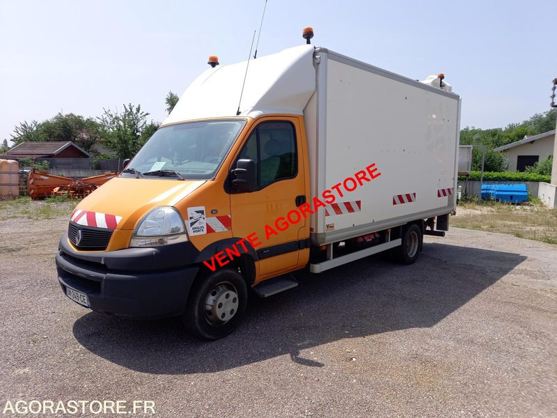RENAULT MASCOTT avec caisse PALKIT - 2005 - 136765 KM - Teherautó: 1 kép. RENAULT MASCOTT avec caisse PALKIT - 2005 - 136765 KM - Teherautó: 1 kép.
