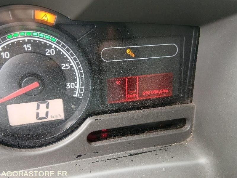 RENAULT MIDLUM 2010 692 000 KM - Teherautó: 5 kép. RENAULT MIDLUM 2010 692 000 KM - Teherautó: 5 kép.