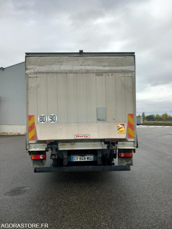 RENAULT MIDLUM 220 12T - 2013 - 301000 Kms - Teherautó: 4 kép. RENAULT MIDLUM 220 12T - 2013 - 301000 Kms - Teherautó: 4 kép.