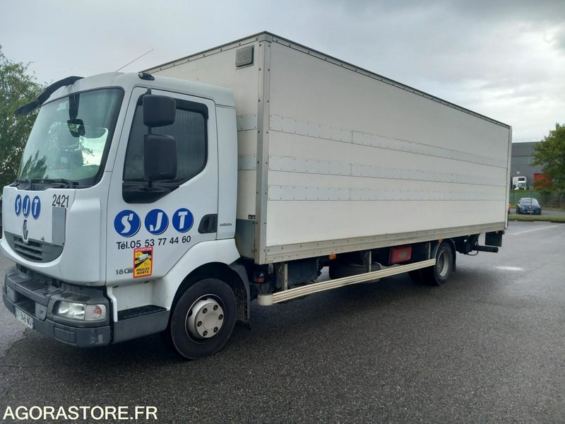 RENAULT MIDLUM 220 12T - 2013 - 301000 Kms - Teherautó: 3 kép. RENAULT MIDLUM 220 12T - 2013 - 301000 Kms - Teherautó: 3 kép.