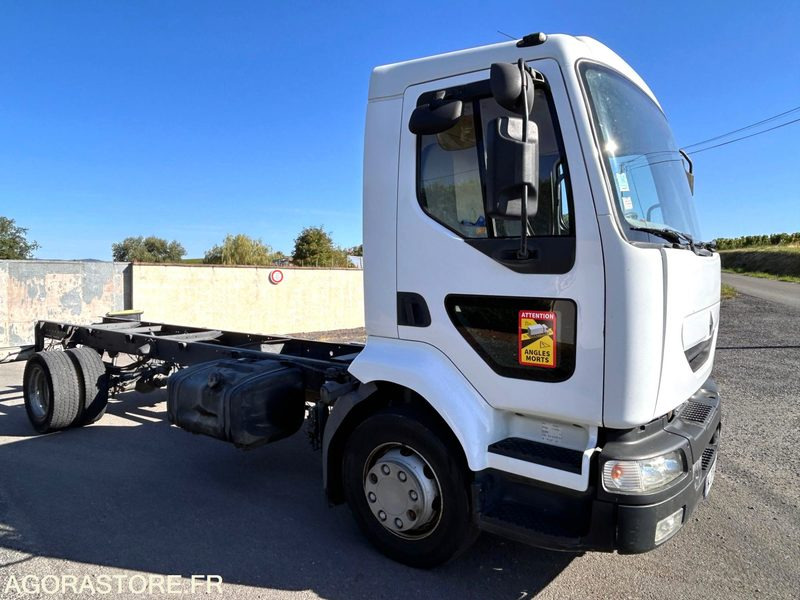 RENAULT MIDLUM 220 (6 Cylindres) - Teherautó: 1 kép. RENAULT MIDLUM 220 (6 Cylindres) - Teherautó: 1 kép.