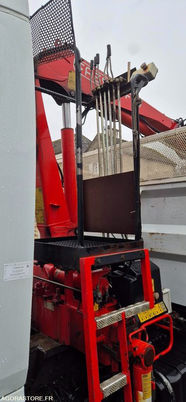 Teherautó RENAULT MIDLUM GRUE - 2003 -143000km: 8 kép. Teherautó RENAULT MIDLUM GRUE - 2003 -143000km: 8 kép.