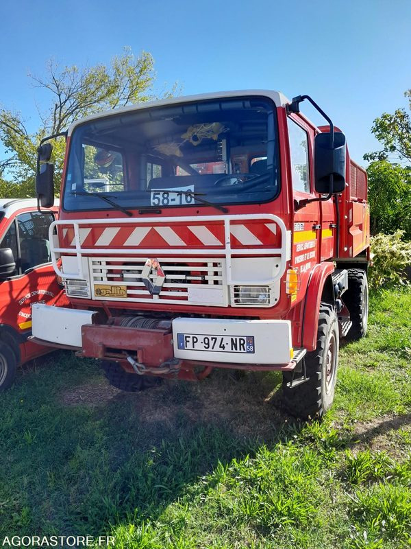 Renault Camion Citerne - 1994 - 49000kms - FP974NR - Teherautó: 1 kép. Renault Camion Citerne - 1994 - 49000kms - FP974NR - Teherautó: 1 kép.
