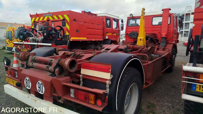 Renault G230 - 1989 - Teherautó: 2 kép. Renault G230 - 1989 - Teherautó: 2 kép.