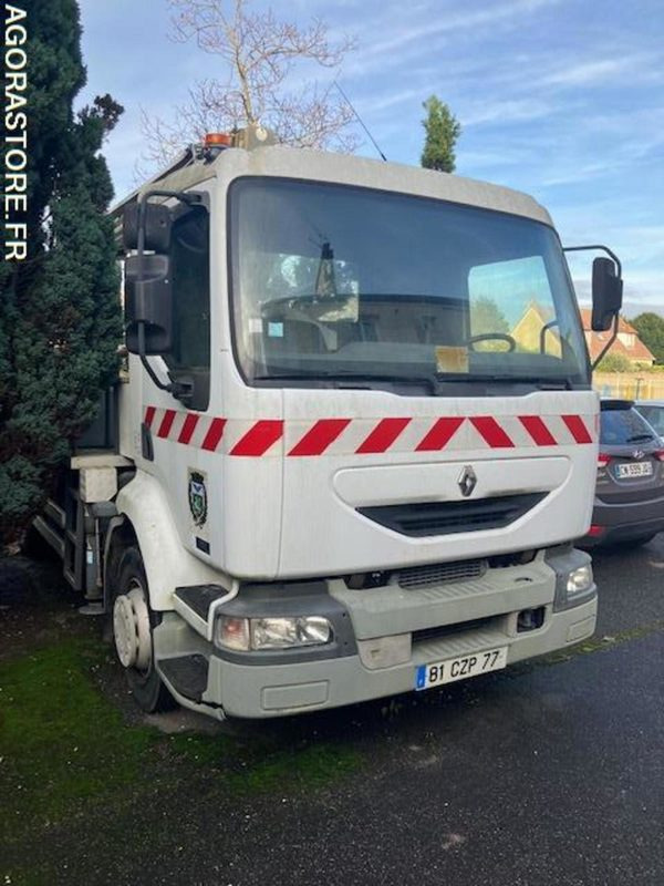 Renault Midliner (Nacelle) 2003 - 18441 kms - Teherautó: 3 kép. Renault Midliner (Nacelle) 2003 - 18441 kms - Teherautó: 3 kép.