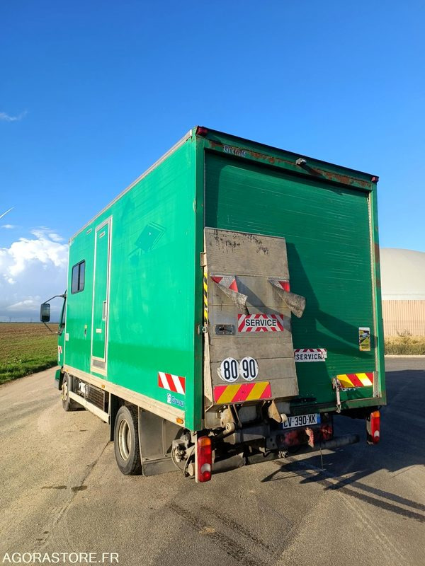 Renault Midlum 180 dci - VASP Base vie - 9 places - NON ROULANT - Teherautó: 2 kép. Renault Midlum 180 dci - VASP Base vie - 9 places - NON ROULANT - Teherautó: 2 kép.