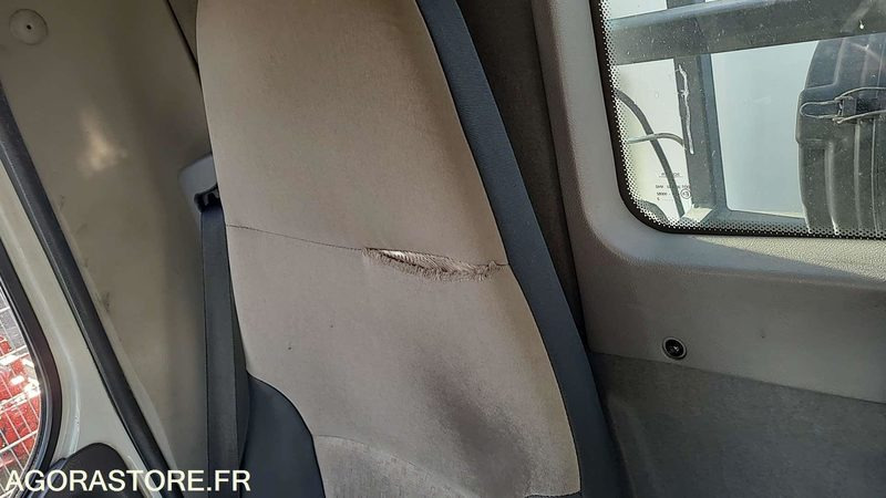 Renault Midlum 200 - 2012 - 149256kms - CH200MM - Teherautó: 5 kép. Renault Midlum 200 - 2012 - 149256kms - CH200MM - Teherautó: 5 kép.