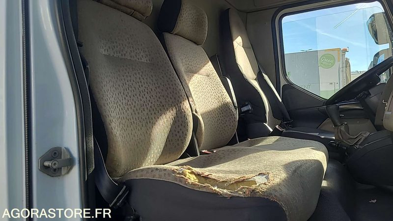 Renault Midlum - 2009 - 89636kms - AC796HH - Teherautó: 4 kép. Renault Midlum - 2009 - 89636kms - AC796HH - Teherautó: 4 kép.