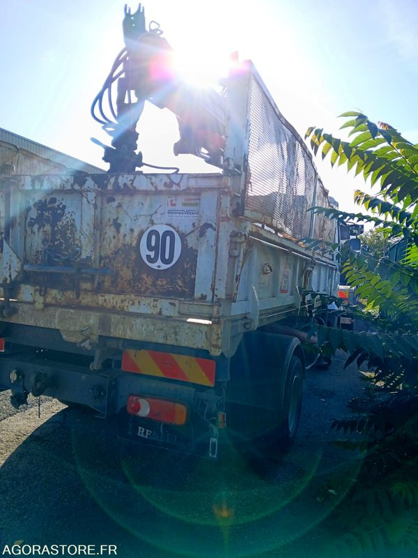 Renault Midlum benne 1063 YR 42 - Teherautó: 3 kép. Renault Midlum benne 1063 YR 42 - Teherautó: 3 kép.