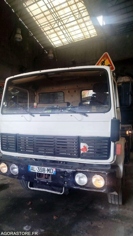 Renault Poids lourd G230 - 1985 - 564616KM - Teherautó: 2 kép. Renault Poids lourd G230 - 1985 - 564616KM - Teherautó: 2 kép.