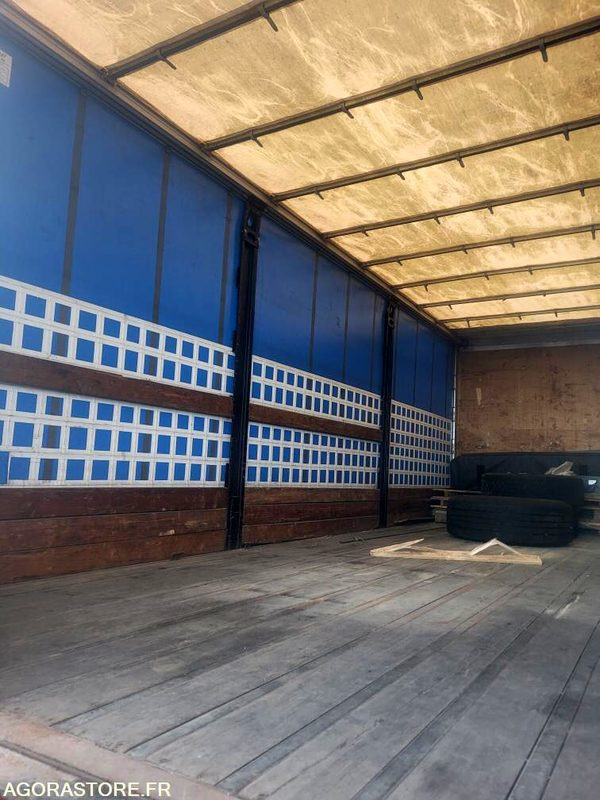 Renault Premium - 2009 - 450000 Kms - Teherautó: 5 kép. Renault Premium - 2009 - 450000 Kms - Teherautó: 5 kép.