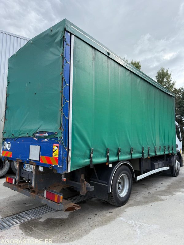 Renault Premium porteur 4x2 270ch DCI - Teherautó: 2 kép. Renault Premium porteur 4x2 270ch DCI - Teherautó: 2 kép.