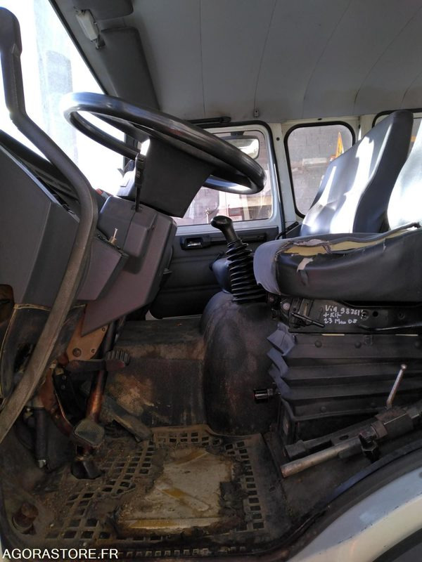 Renault double cabine, tri benne M140 Midlimer - Teherautó: 5 kép. Renault double cabine, tri benne M140 Midlimer - Teherautó: 5 kép.