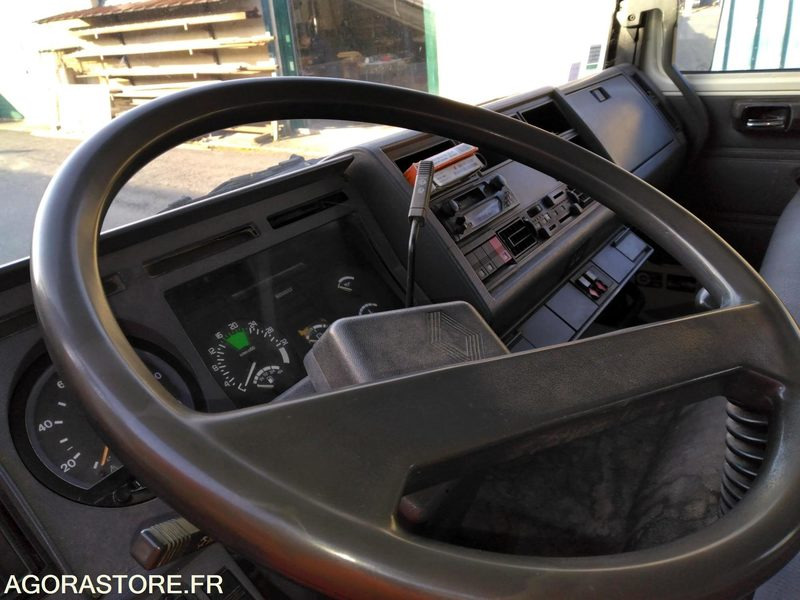 Renault double cabine, tri benne M140 Midlimer - Teherautó: 4 kép. Renault double cabine, tri benne M140 Midlimer - Teherautó: 4 kép.