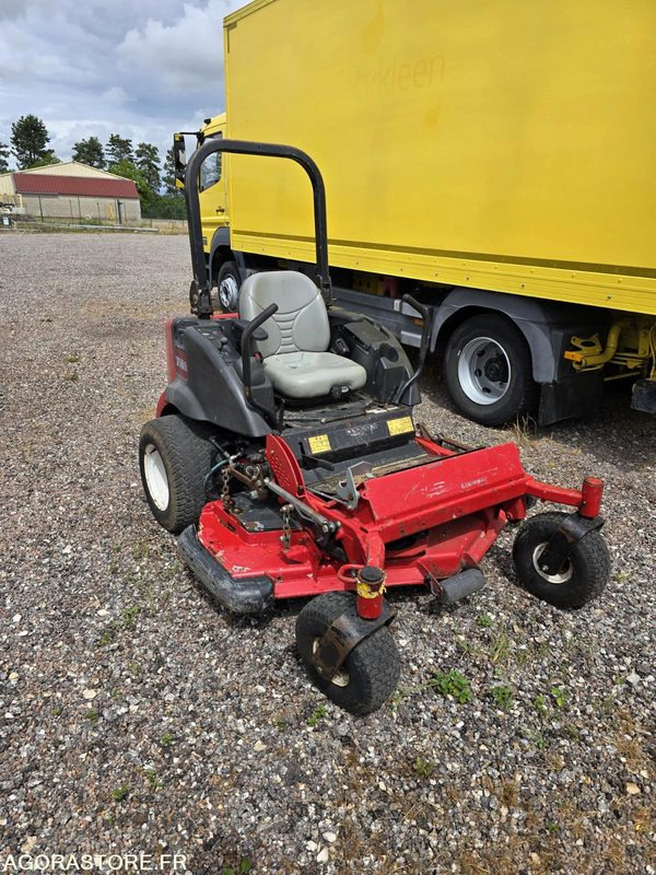 Tondeuse Toro Groundmaster 7200 - Kerti fűkasza: 2 kép. Tondeuse Toro Groundmaster 7200 - Kerti fűkasza: 2 kép.