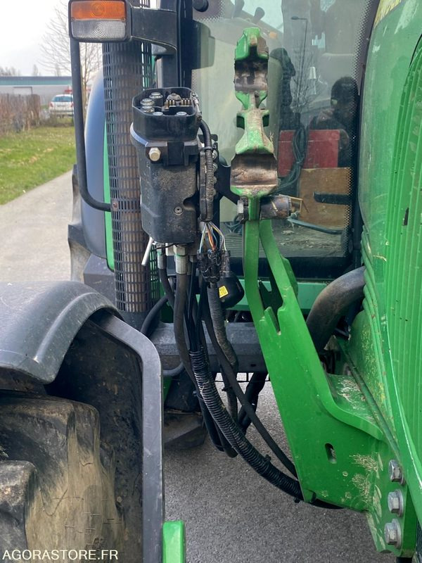 Tracteur John Deere 6120 - Traktor: 3 kép. Tracteur John Deere 6120 - Traktor: 3 kép.