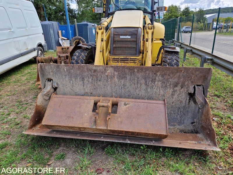 Tracteur Komatsu WB97R - 2004 - 11698h - Traktor: 3 kép. Tracteur Komatsu WB97R - 2004 - 11698h - Traktor: 3 kép.