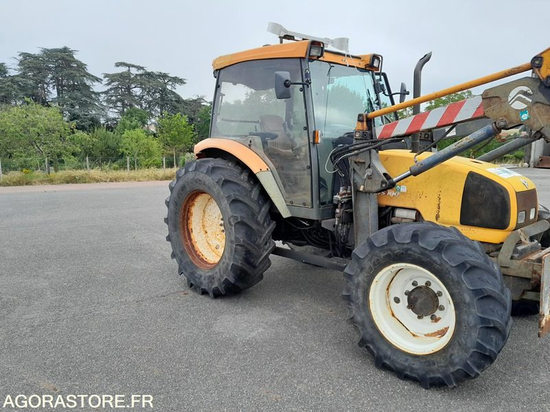 Tracteur Renault Ergos100 avec chargeur FAUCHEUX F26R - Traktor: 1 kép. Tracteur Renault Ergos100 avec chargeur FAUCHEUX F26R - Traktor: 1 kép.