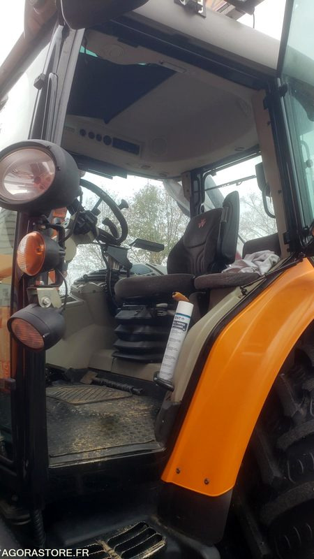 Tracteur agricole Massey Fergusson 79CV année 2015 avec épareuse SMA LYNX 2453 - Traktor: 5 kép. Tracteur agricole Massey Fergusson 79CV année 2015 avec épareuse SMA LYNX 2453 - Traktor: 5 kép.