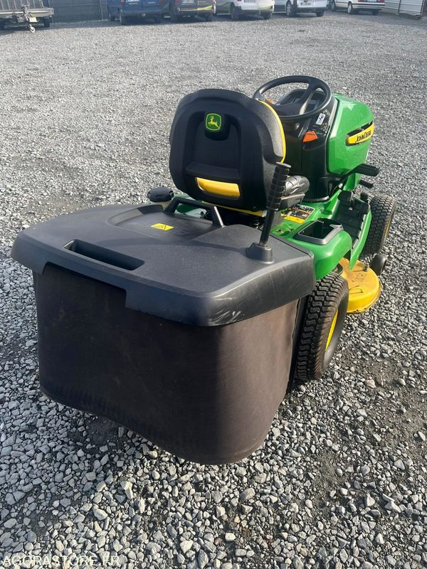 Tracteur tondeuse John deere x305r - Kerti fűkasza: 5 kép. Tracteur tondeuse John deere x305r - Kerti fűkasza: 5 kép.