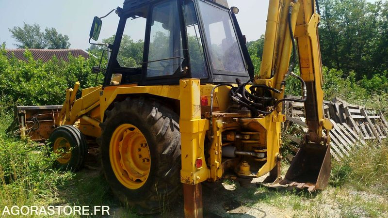 Tractopelle Case 580E - 4849 H - Kotrórakodó: 1 kép. Tractopelle Case 580E - 4849 H - Kotrórakodó: 1 kép.
