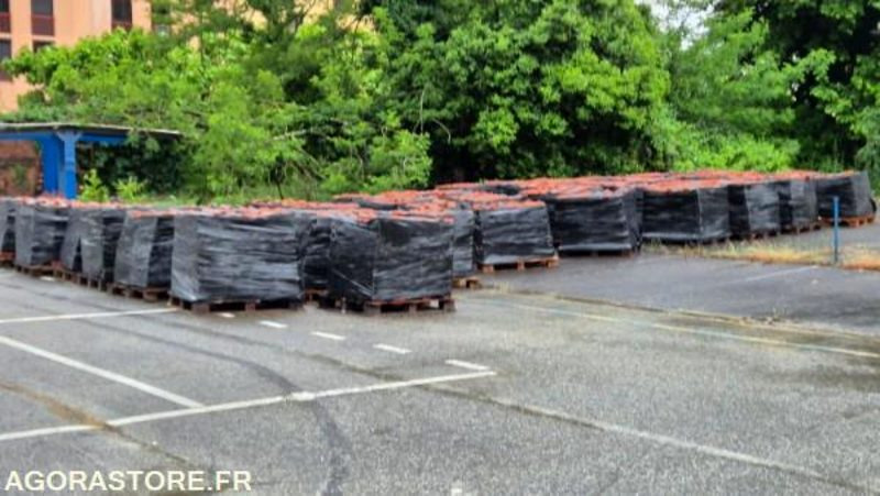 Tuiles Romane Coverland et Sans Super Romane 81 Damiatte - Szerszám/ Felszerelés: 5 kép. Tuiles Romane Coverland et Sans Super Romane 81 Damiatte - Szerszám/ Felszerelés: 5 kép.