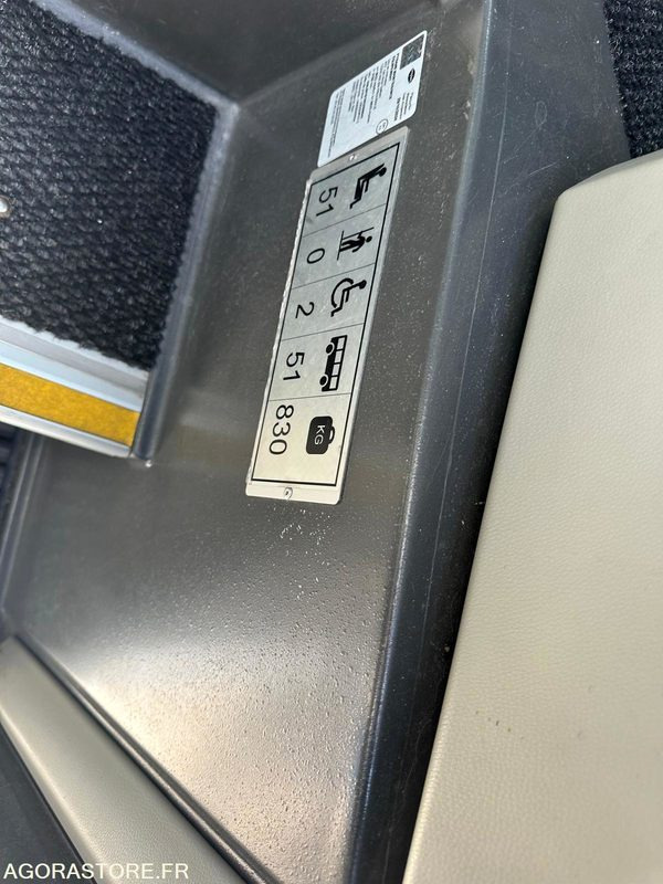 VDL Futura FHD2 129 - 2021 - 685000Kms - Távolsági busz: 2 kép. VDL Futura FHD2 129 - 2021 - 685000Kms - Távolsági busz: 2 kép.