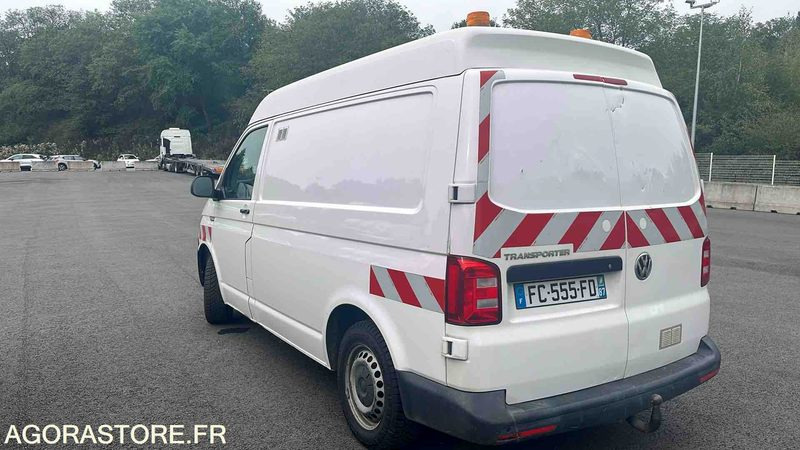 VOLKSWAGEN TRANSPORTER - 2018 - 187106KM - FC555FD - Furgon: 4 kép. VOLKSWAGEN TRANSPORTER - 2018 - 187106KM - FC555FD - Furgon: 4 kép.