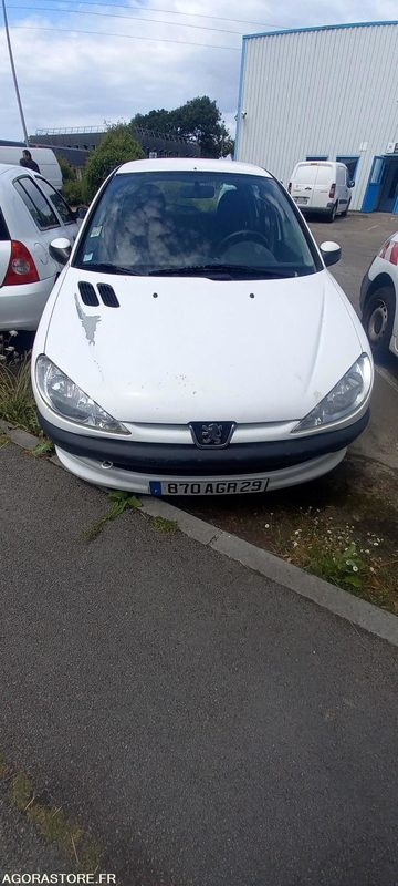 VQ- V11o Peugeot 206 - Autó: 1 kép. VQ- V11o Peugeot 206 - Autó: 1 kép.