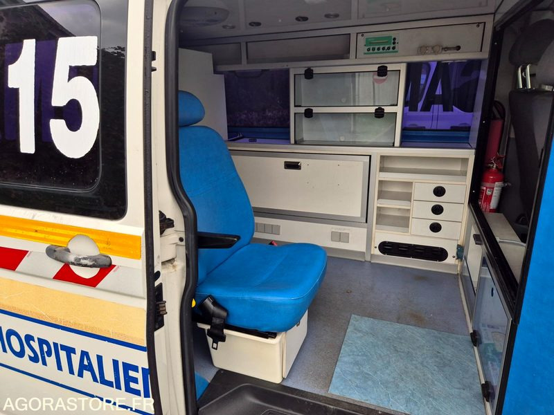 Furgon VW TRANSPORTER INTERVENTION SMUR: 7 kép. Furgon VW TRANSPORTER INTERVENTION SMUR: 7 kép.