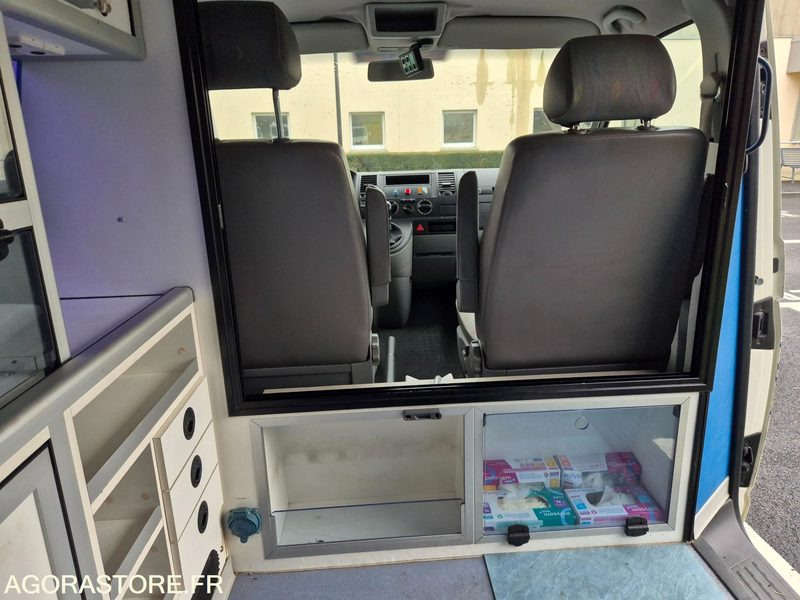 Furgon VW TRANSPORTER INTERVENTION SMUR: 9 kép. Furgon VW TRANSPORTER INTERVENTION SMUR: 9 kép.