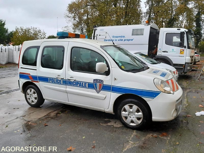 Voiture Renault Kangoo Expression dCi90, 2012 - 196968KM - Kis furgon: 1 kép. Voiture Renault Kangoo Expression dCi90, 2012 - 196968KM - Kis furgon: 1 kép.
