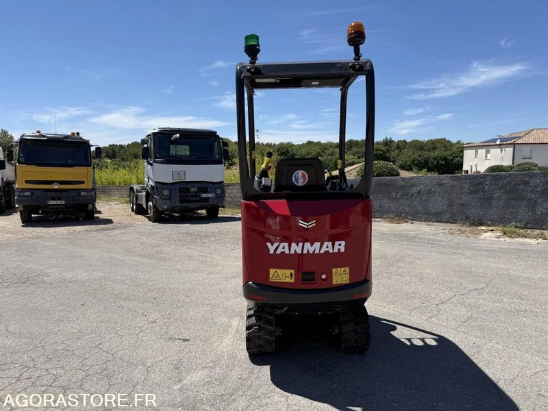 Yanmar SV15VT - Minikotró: 4 kép. Yanmar SV15VT - Minikotró: 4 kép.