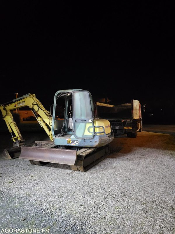 Yanmar b50 PELLE 5T5 - Kotrógép: 4 kép. Yanmar b50 PELLE 5T5 - Kotrógép: 4 kép.