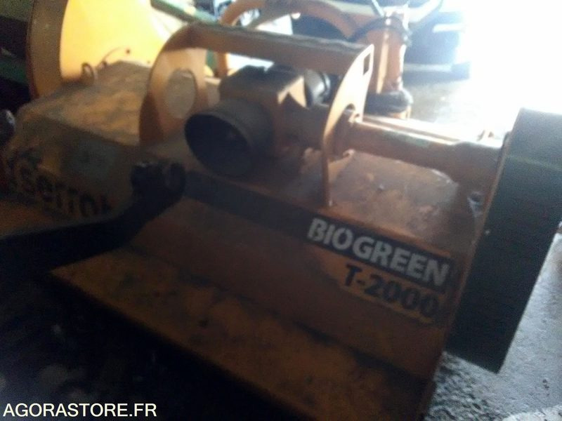 Broyeur récupérateur exportateur Biogreen T-2000 - Kerti gépek: 1 kép. Broyeur récupérateur exportateur Biogreen T-2000 - Kerti gépek: 1 kép.