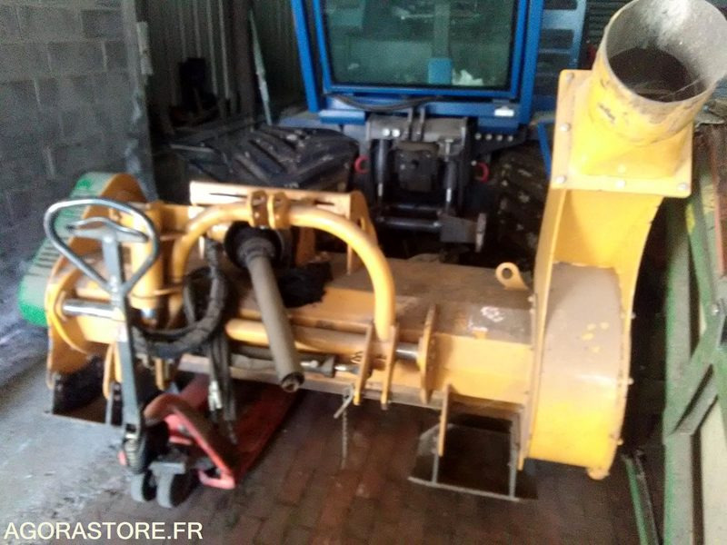 Broyeur récupérateur exportateur Biogreen T-2000 - Kerti gépek: 2 kép. Broyeur récupérateur exportateur Biogreen T-2000 - Kerti gépek: 2 kép.