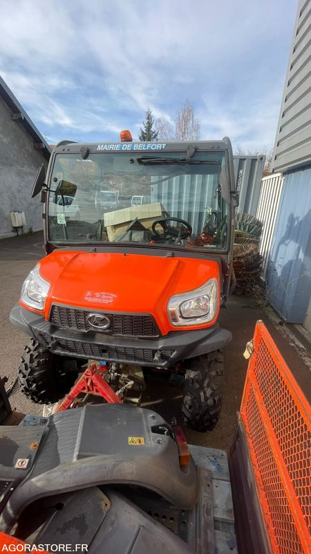 Kubota RTV - Traktor: 2 kép. Kubota RTV - Traktor: 2 kép.