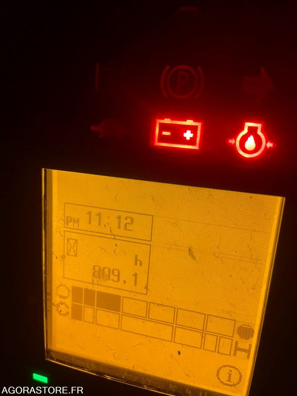 Minipelle yanmar vio27-6 - 2024 - 809 heures + 3 godets - Kotrógép: 4 kép. Minipelle yanmar vio27-6 - 2024 - 809 heures + 3 godets - Kotrógép: 4 kép.