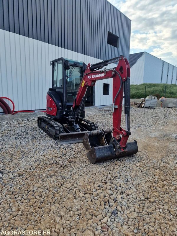 Minipelle yanmar vio27-6 - 2024 - 809 heures + 3 godets - Kotrógép: 2 kép. Minipelle yanmar vio27-6 - 2024 - 809 heures + 3 godets - Kotrógép: 2 kép.