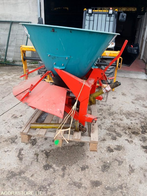 Semoir SULKY - Szerszám/ Felszerelés: 2 kép. Semoir SULKY - Szerszám/ Felszerelés: 2 kép.