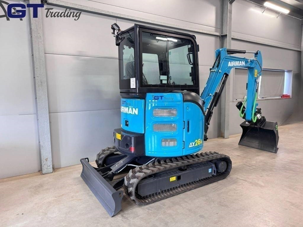 Airman AX 26 U-7 - Minikotró: 4 kép. Airman AX 26 U-7 - Minikotró: 4 kép.